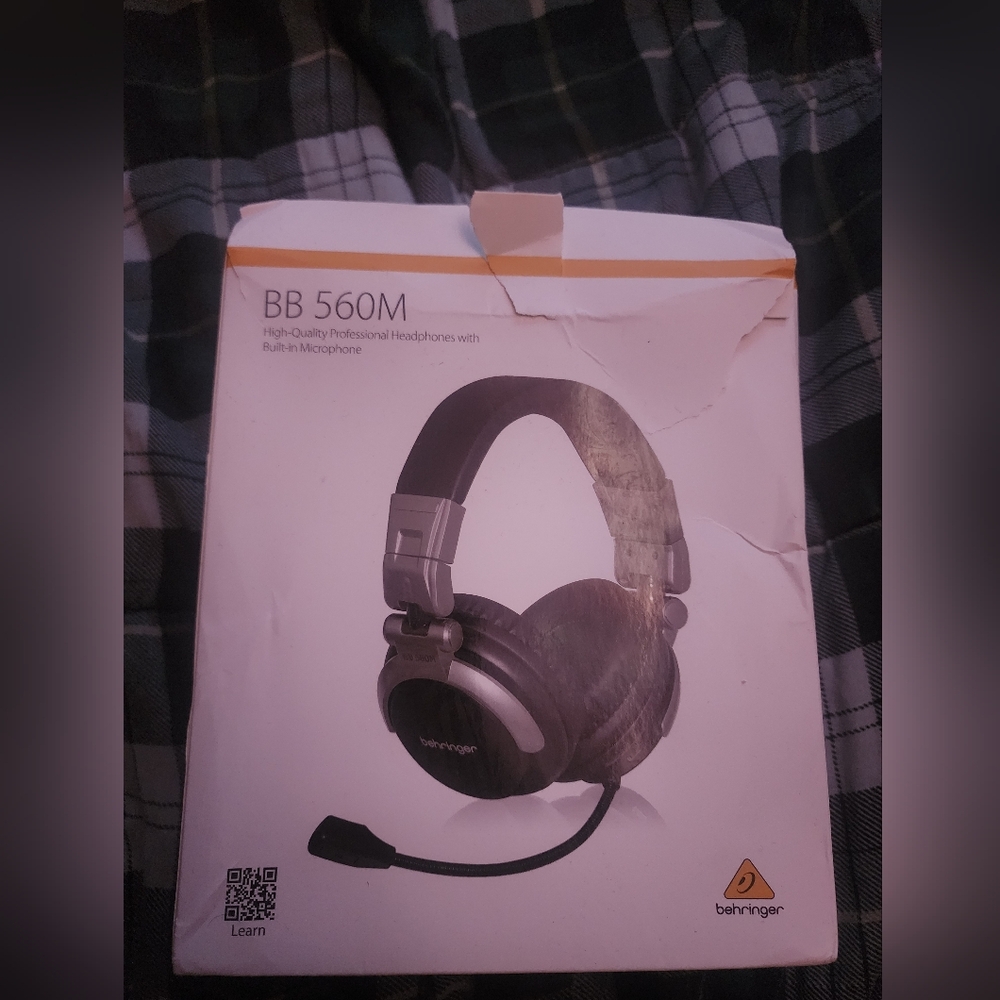 BB 560M On-Ear Headphones - Black